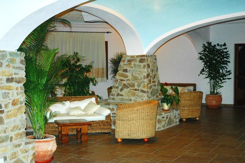 800_Club-Esse-Cala-Gonone-Beach-Village-sardegna-interni