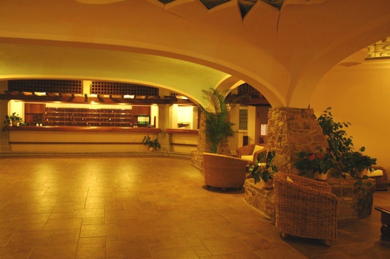 800_Club-Esse-Cala-Gonone-Beach-Village-sardegna-interni-hall