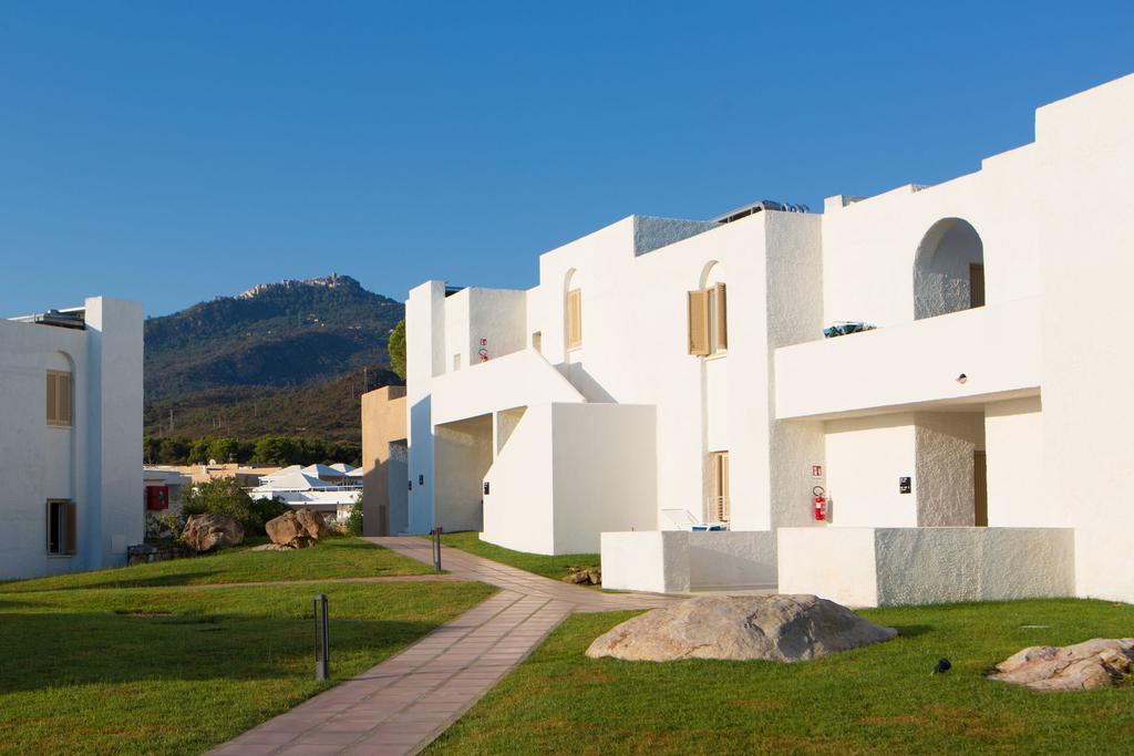 Mangia's Pollina Resort 8