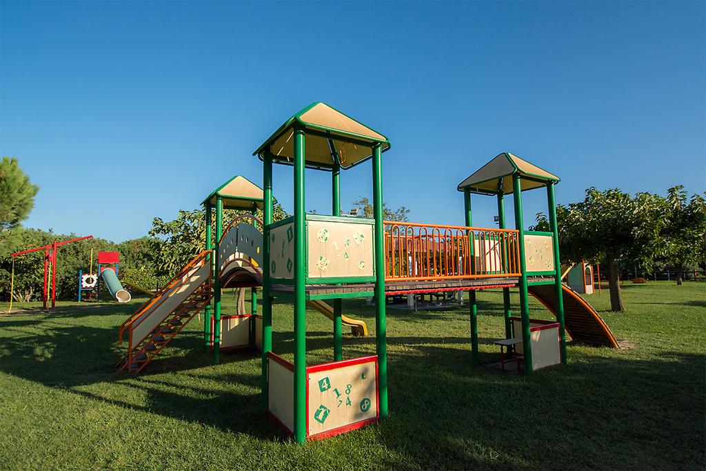 Marina-Rey-Beach-Resort-spazi-per-bambini-esterni