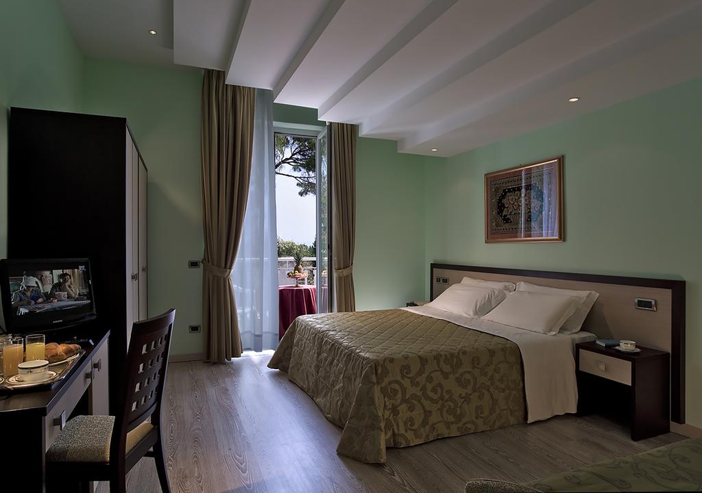 Hotel Regina Palace 12