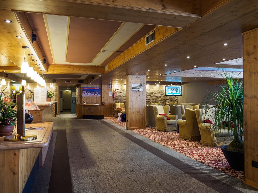 Hotel Piandineve 9