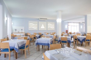 Blu Hotel Laconia Village 10