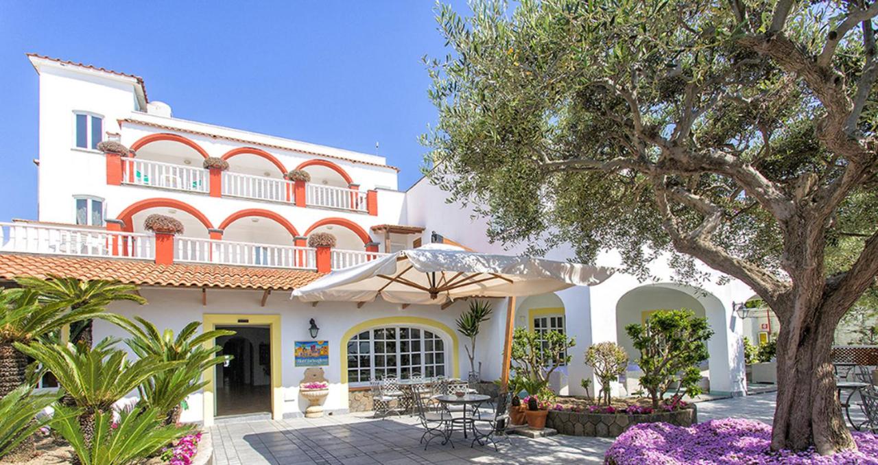 Hotel La Scogliera 2