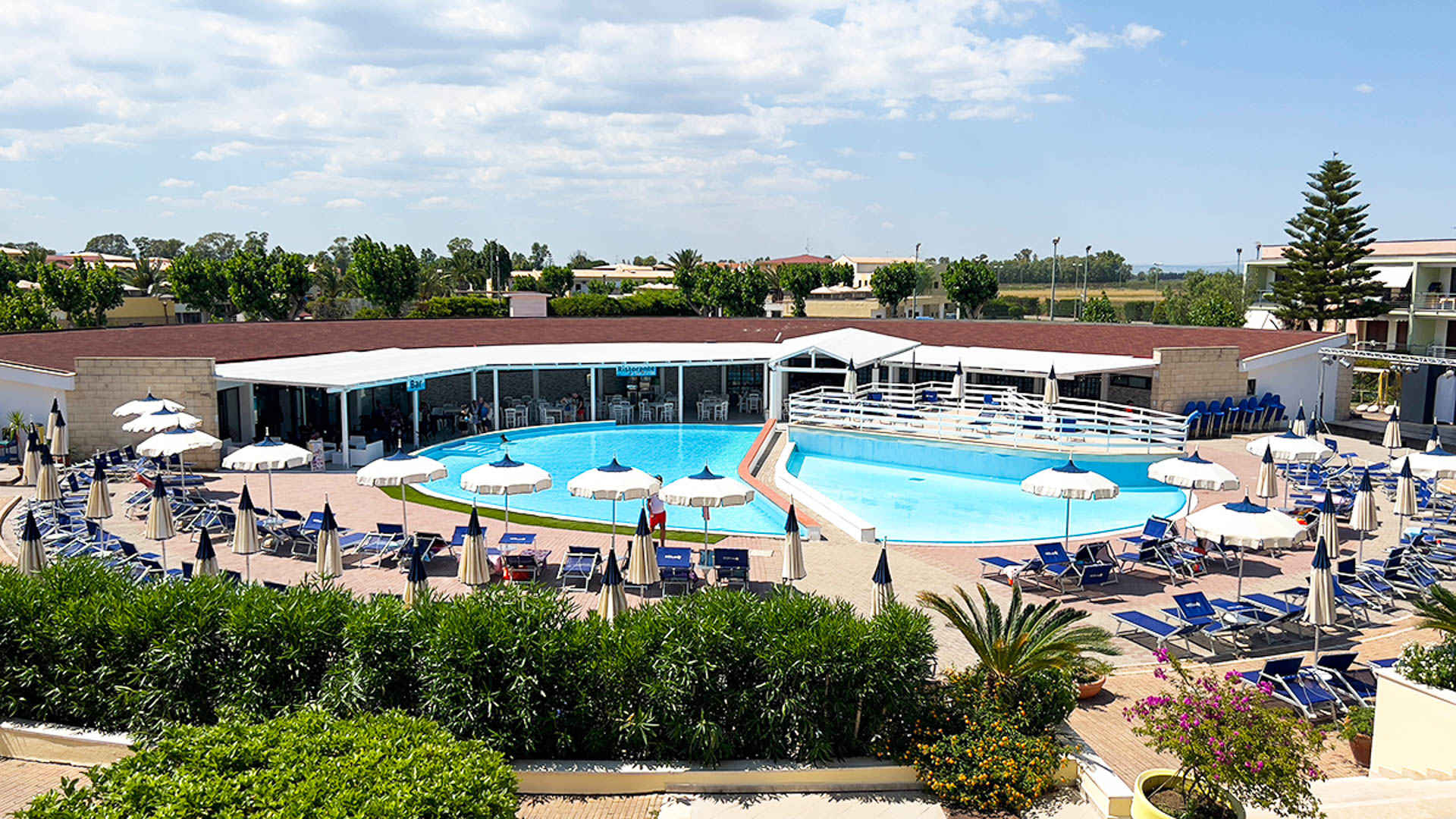 meta_family_village_10-65868